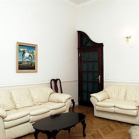 Pecherskie Lipki Hotel Kiev Exterior foto