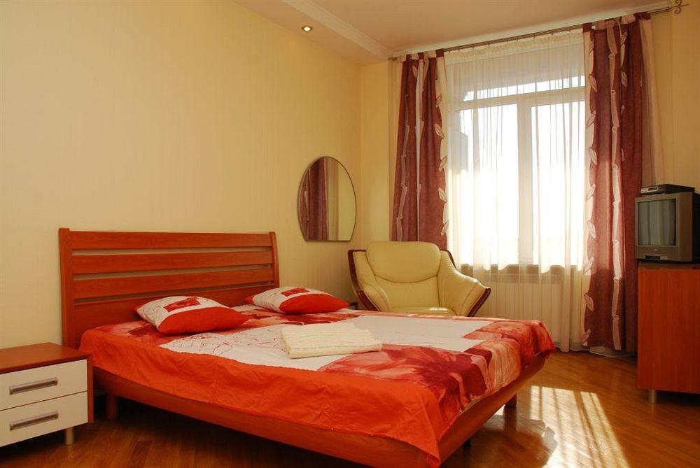 Pecherskie Lipki Hotel Kiev Exterior foto