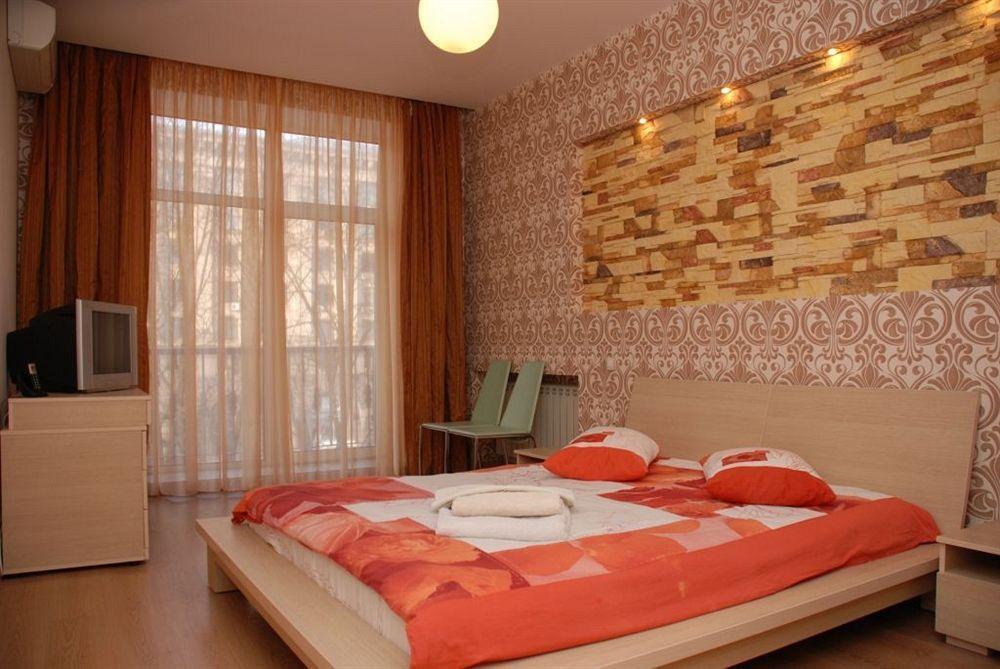 Pecherskie Lipki Hotel Kiev Exterior foto